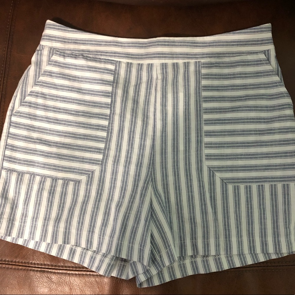 🌸🌸 SOLD🌸🌸Stripped light weight shorts